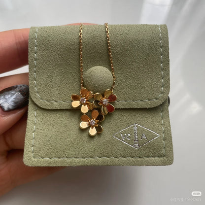 [Kincade Jewelrys]FRIVOLE GOLD 4 FLOWERS NECKLACE