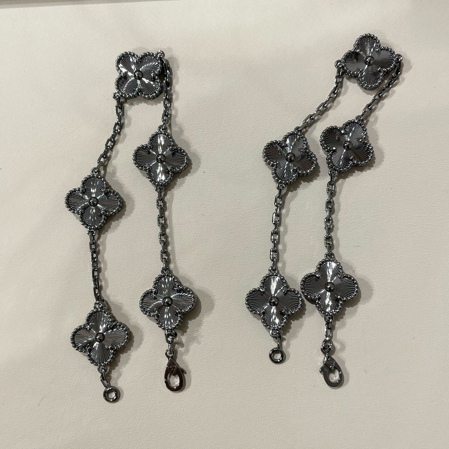 [Kincade Jewelrys]CLOVER 5 MOTIF BLACK BRACELET