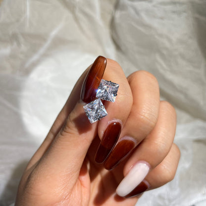 [Kincade]Stylish Shiny Square Center Stone Stud Earrings