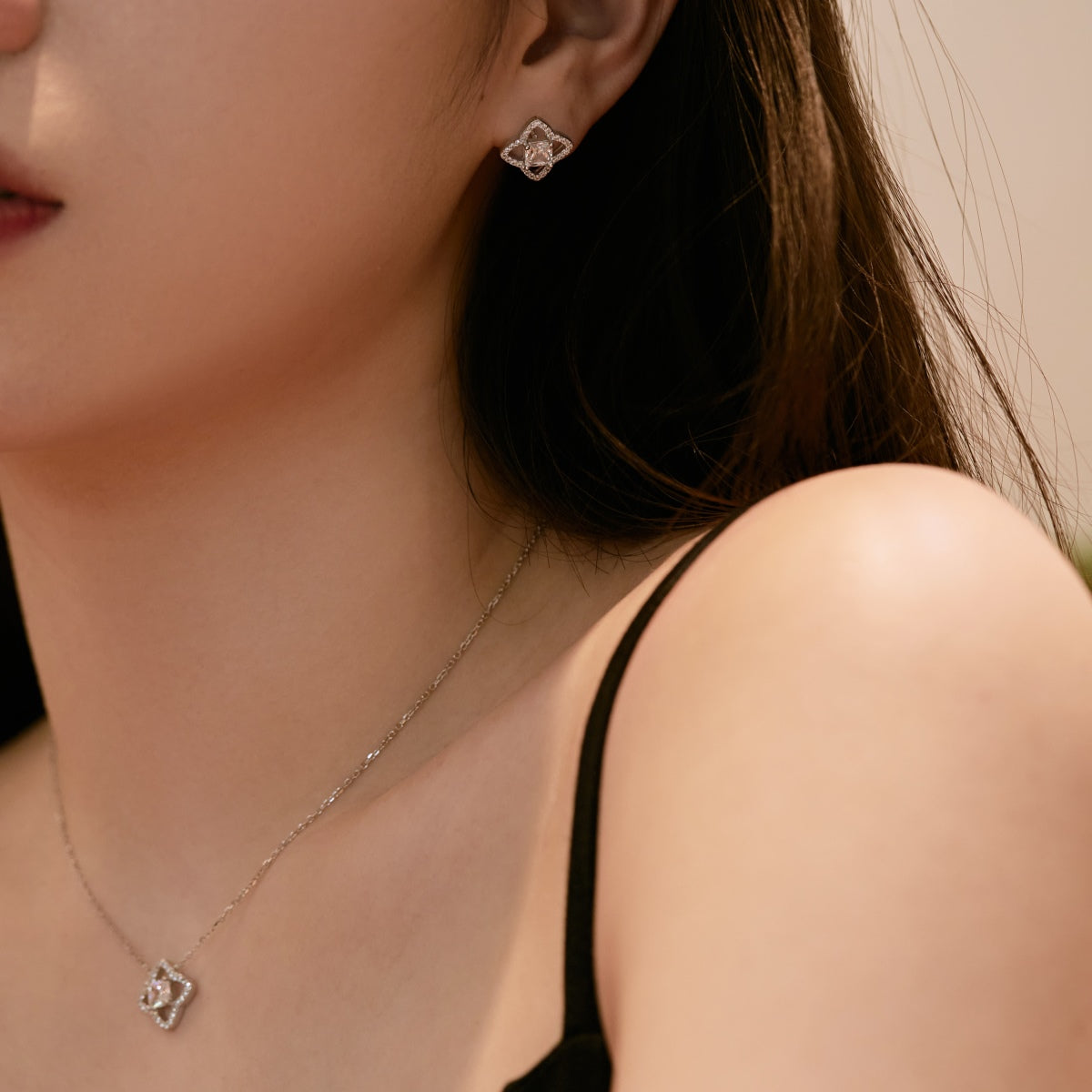[Kincade]Elegant Star Shape Princess Cut Daily Earrings