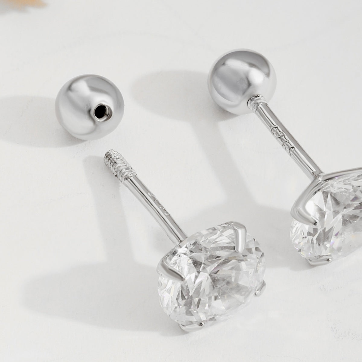 [Kincade]Pendientes únicos de hueso en forma de U para la oreja