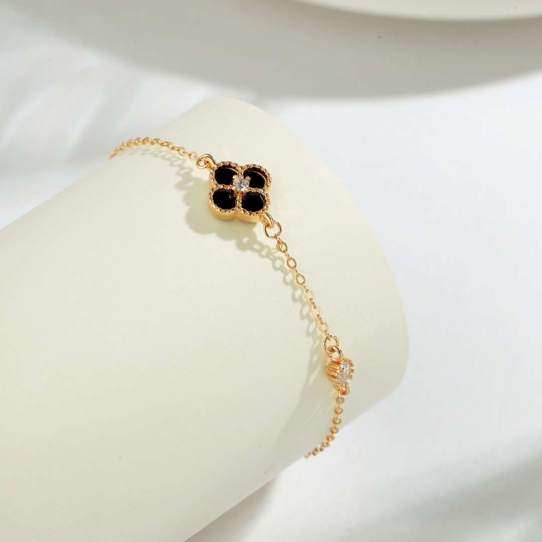 [Kincade Jewelrys]Delicate Four Leaf Clover Bracelet