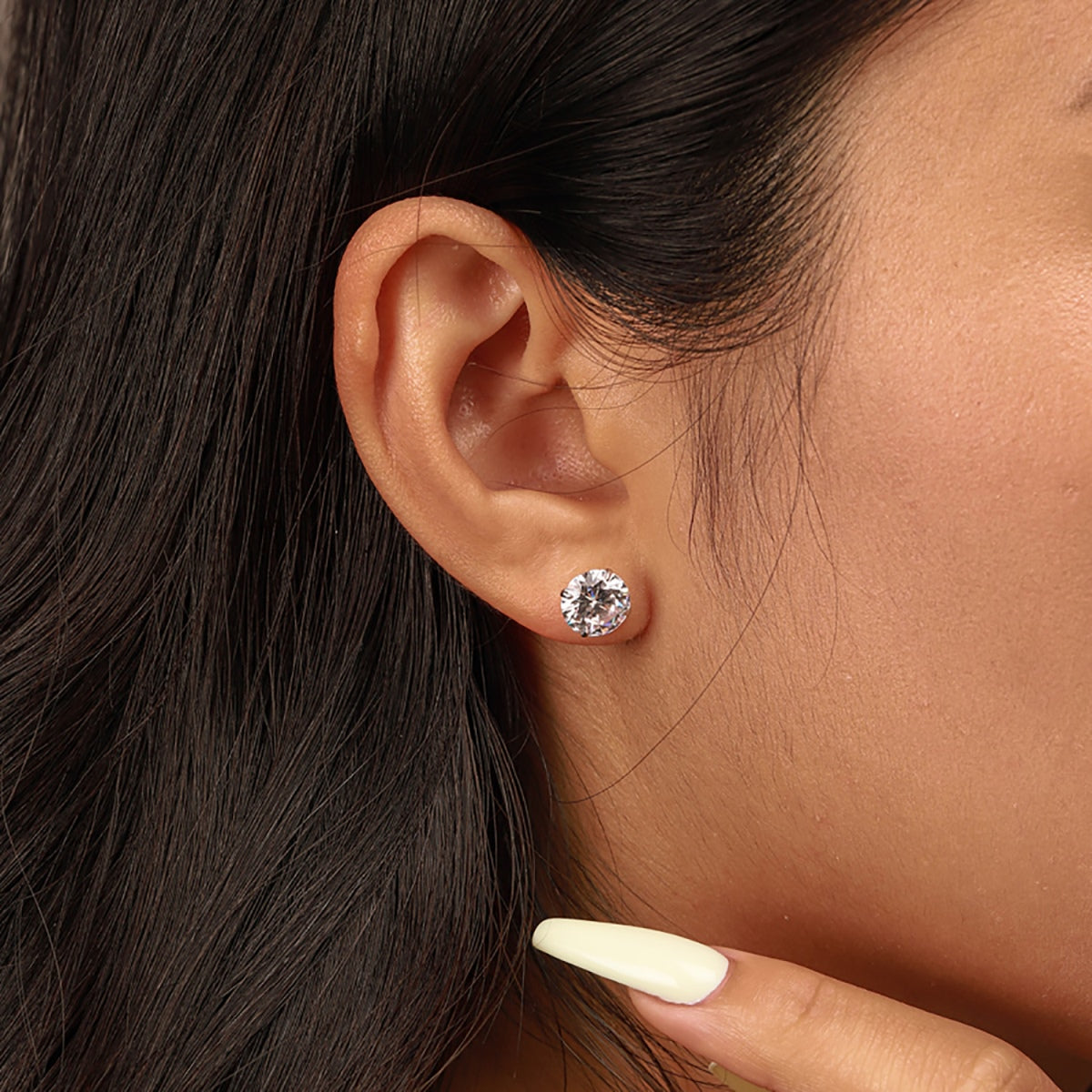 [Kincade]Stylish Shiny Round Center Stone Stud Earrings