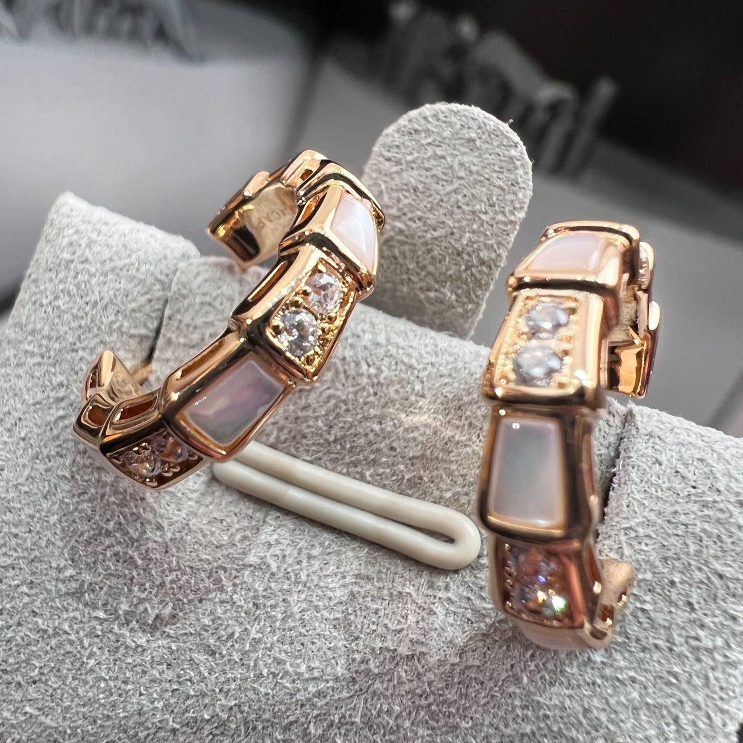 [Kincade Jewelrys]SERPENTI MOP PINK GOLD EARRINGS
