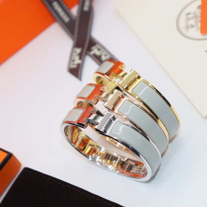 [Kincade Jewelrys]H LIGHT BLUE BRACELET