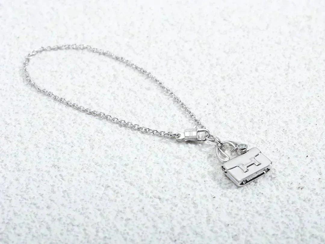 [Kincade Jewelrys]AMULETTE PEDANT SILVER NECKLACE