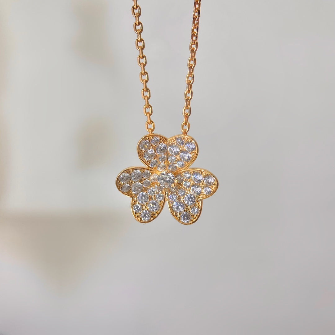 [Kincade Jewelrys]FLOWER DIAMOND NECKLACE