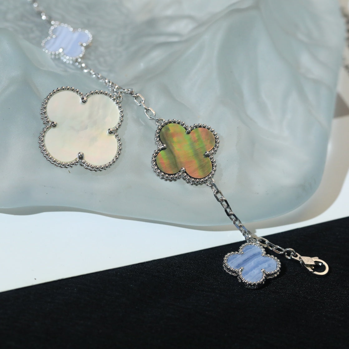 [Kincade Jewelrys]CLOVER BRACELET 5 MOTIFS MOP CHALCEDONY SILVER
