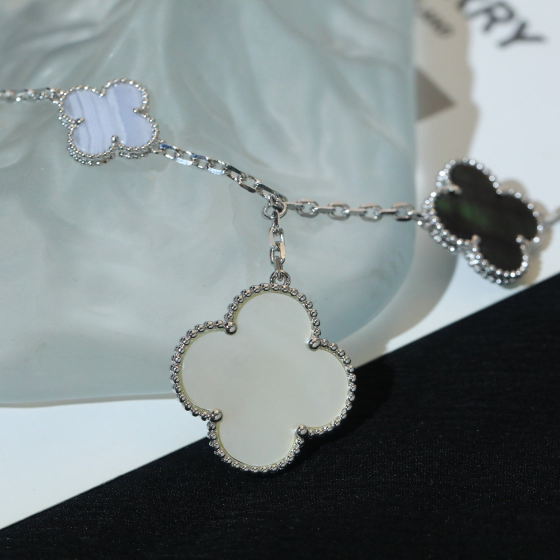 [Kincade Jewelrys]CLOVER BRACELET 5 MOTIFS MOP CHALCEDONY SILVER