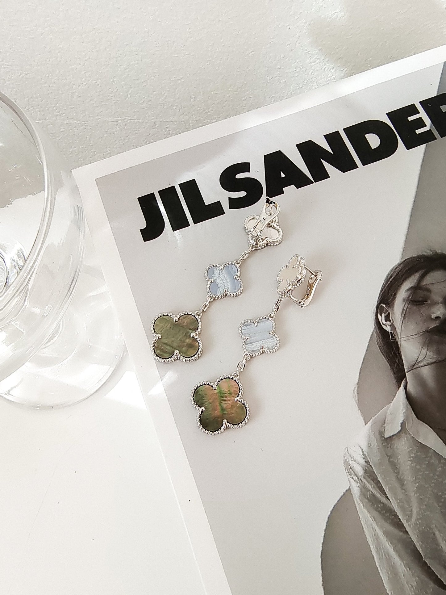 [Kincade Jewelrys]CLOVER 3 MOTIFS CHALCEDONY DARK MOP SILVER EARRINGS