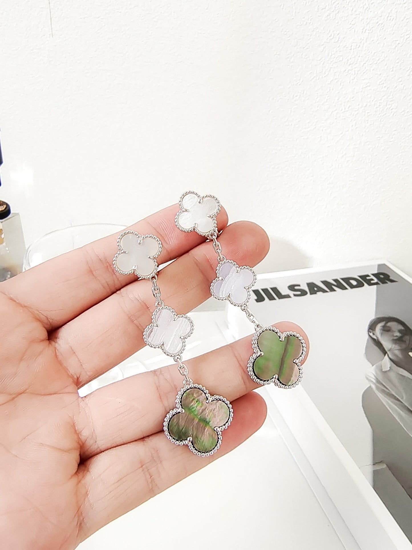 [Kincade Jewelrys]CLOVER 3 MOTIFS CHALCEDONY DARK MOP SILVER EARRINGS