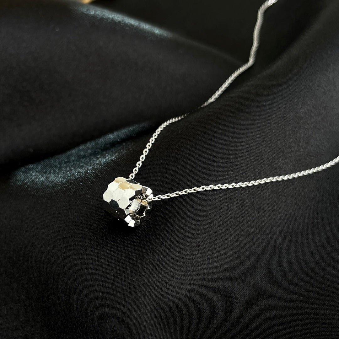[Kincade Jewelrys]BEE MINI NECKLACE