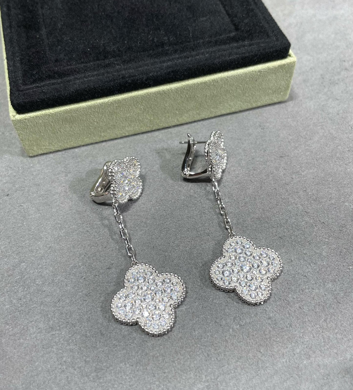 [Kincade Jewelrys]CLOVER 2 MOTIFS DIAMOND PAVED SILVER EARRINGS