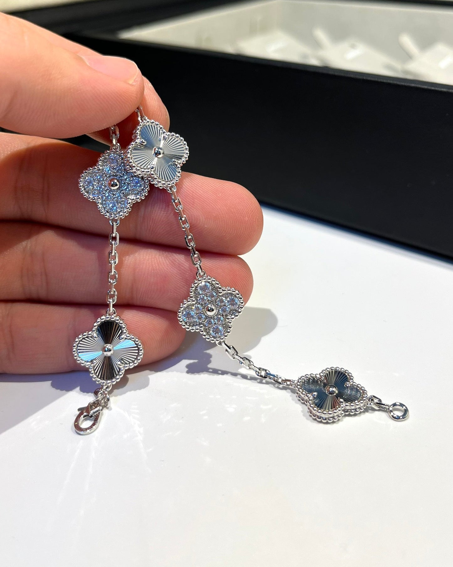 [Kincade Jewelrys]CLOVER 5 MOTIF SILVER DIAMOND BRACELET