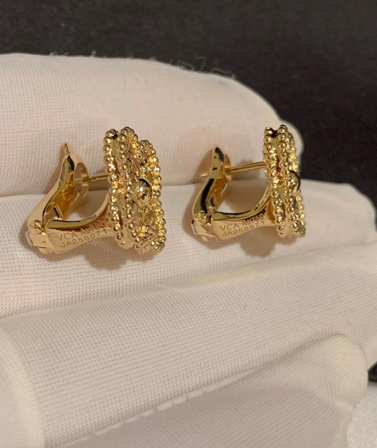 [Kincade]PENDIENTES LAVA CLOVER MEDIANOS 1 MOTIVO