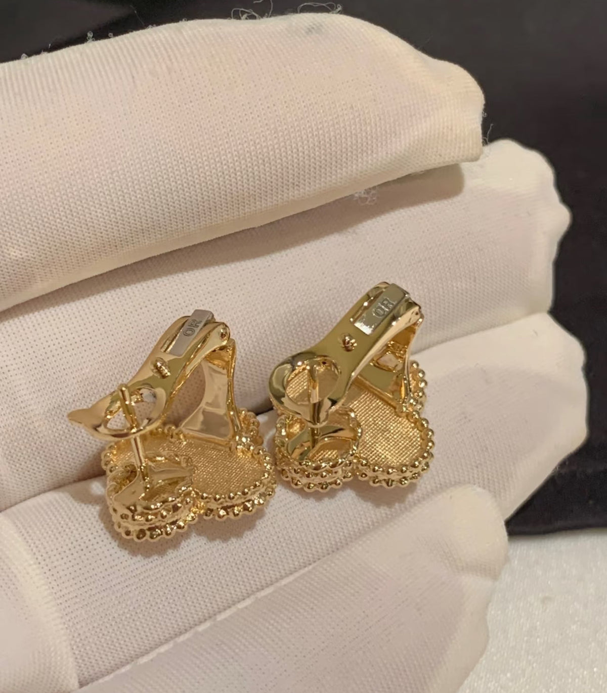 [Kincade]PENDIENTES LAVA CLOVER MEDIANOS 1 MOTIVO