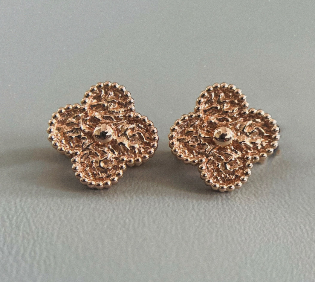 [Kincade]PENDIENTES LAVA CLOVER MEDIANOS 1 MOTIVO