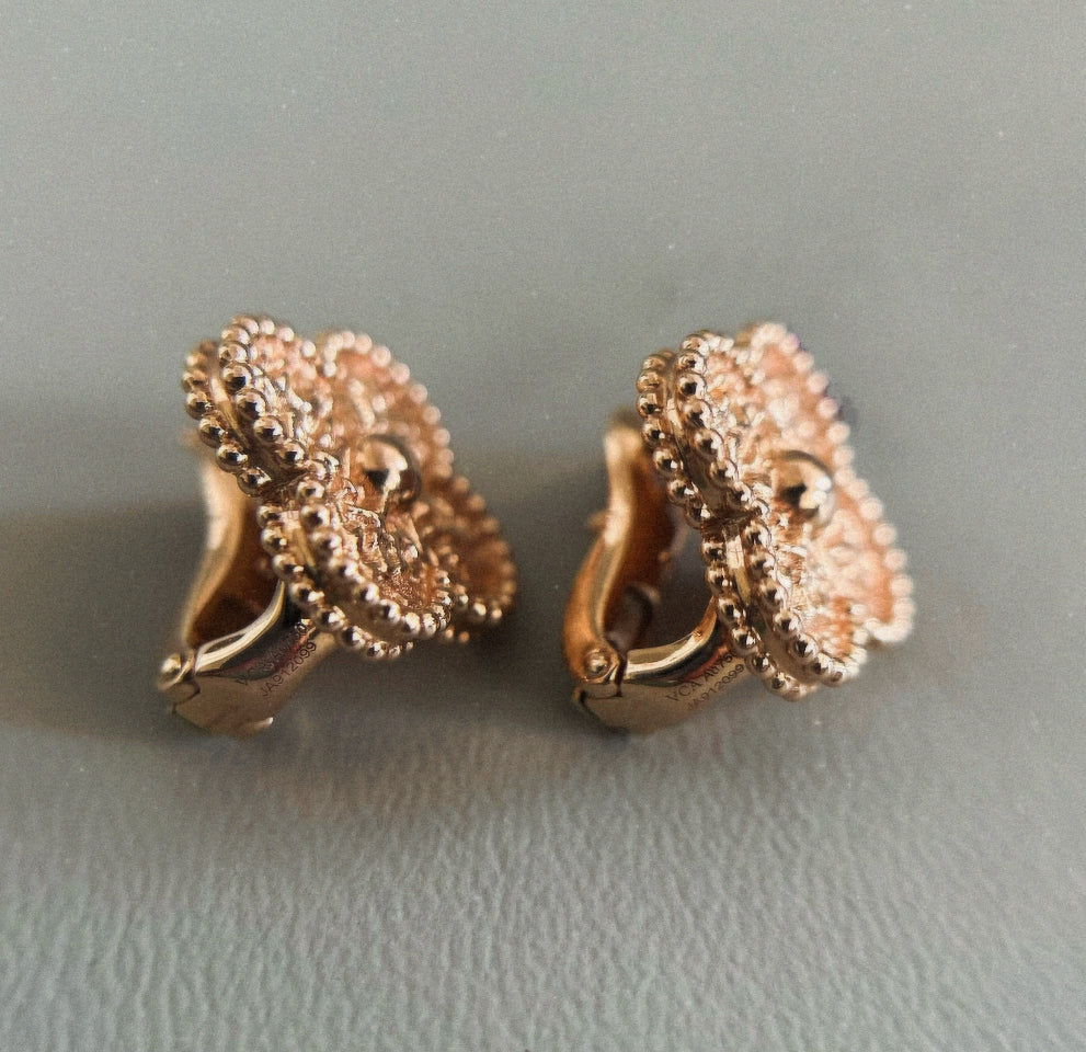 [Kincade]PENDIENTES LAVA CLOVER MEDIANOS 1 MOTIVO