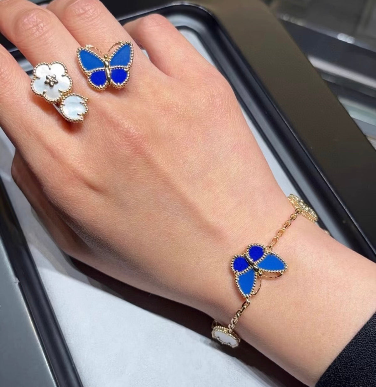 [Kincade] PULSERA LUCKY SPRING MARIPOSA 5 MOTIVOS