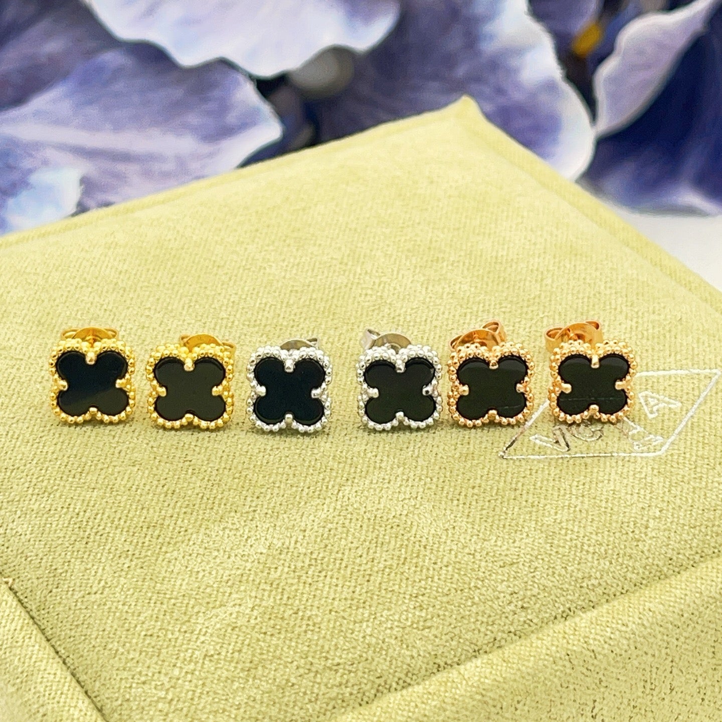 [Kincade Jewelrys]CLOVER MINI 9.5MM BLACK MOP EARRINGS
