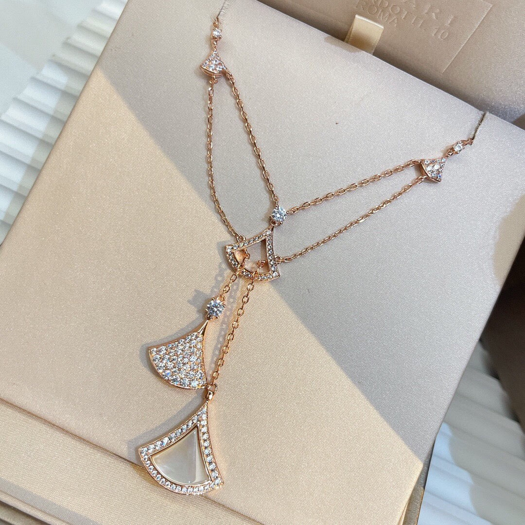 [Kincade] COLLAR DREAM DE MADREPERLA BLANCA Y DIAMANTES EN COMPLETO