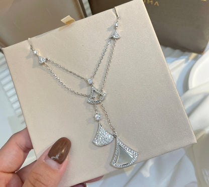[Kincade] COLLAR DREAM DE MADREPERLA BLANCA Y DIAMANTES EN COMPLETO