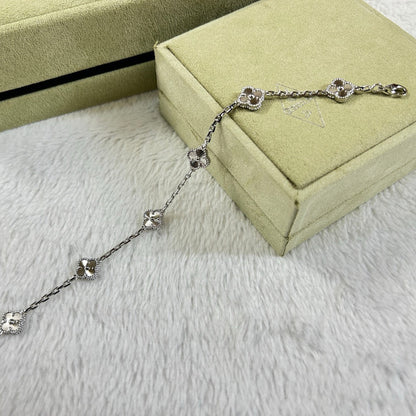 [Kincade Jewelrys]CLOVER 6 MOTIF DIAMOND BRACELET