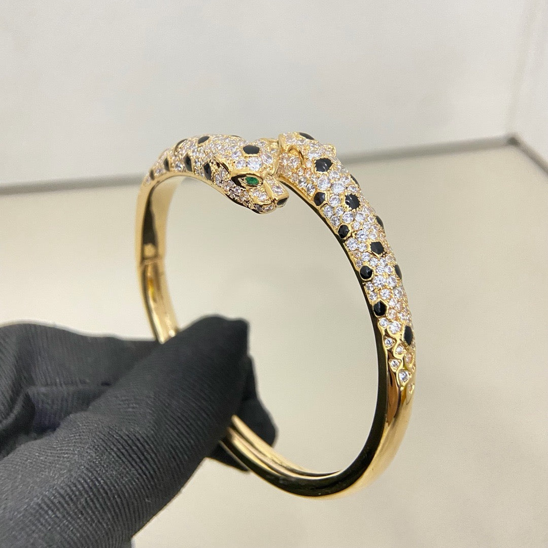 [Kincade]PANTHERE DOUBLE HEADED HALF DIAMOND OPEN BRACELET