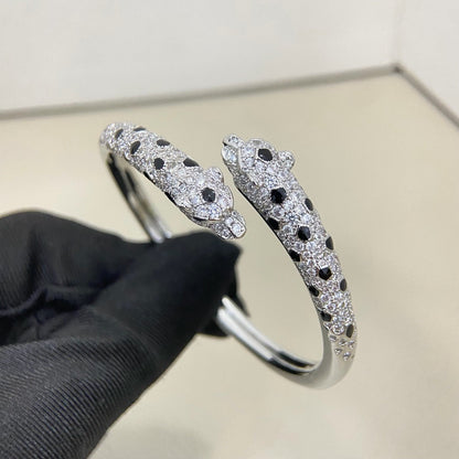 [Kincade]PANTHERE DOUBLE HEADED HALF DIAMOND OPEN BRACELET