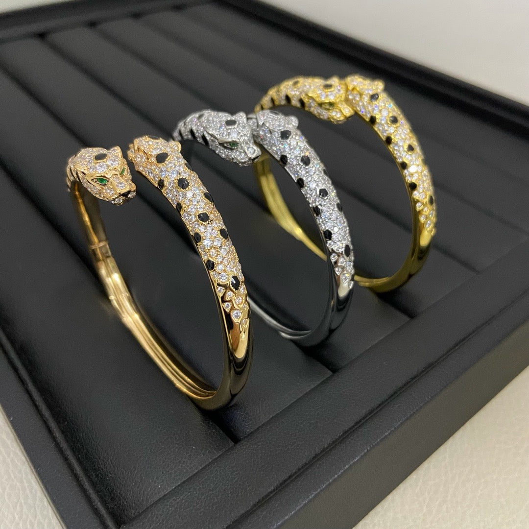 [Kincade]PANTHERE DOUBLE HEADED HALF DIAMOND OPEN BRACELET