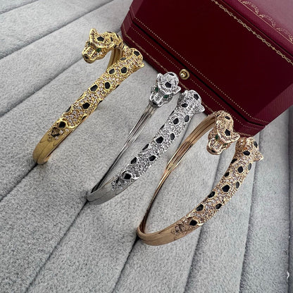 [Kincade]PANTHERE DOUBLE HEADED HALF DIAMOND OPEN BRACELET