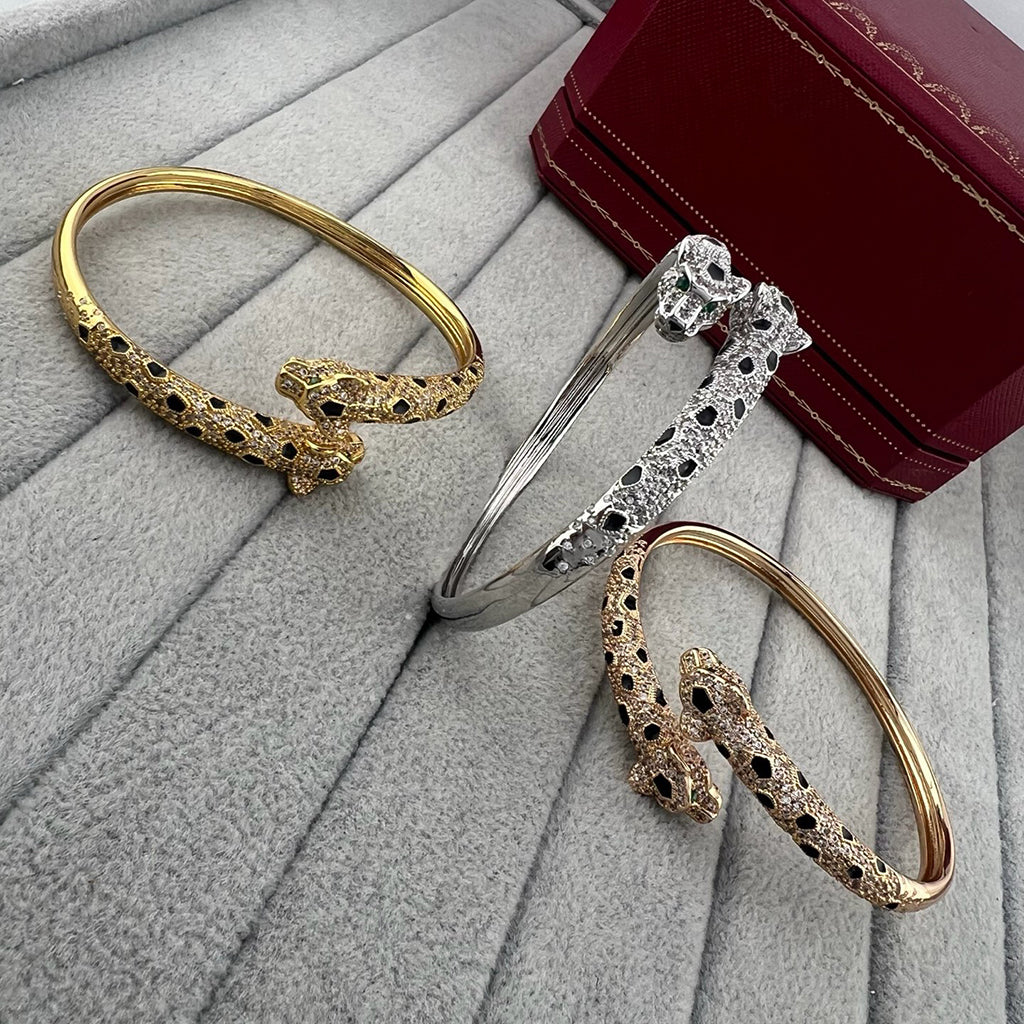 [Kincade]PANTHERE DOUBLE HEADED HALF DIAMOND OPEN BRACELET