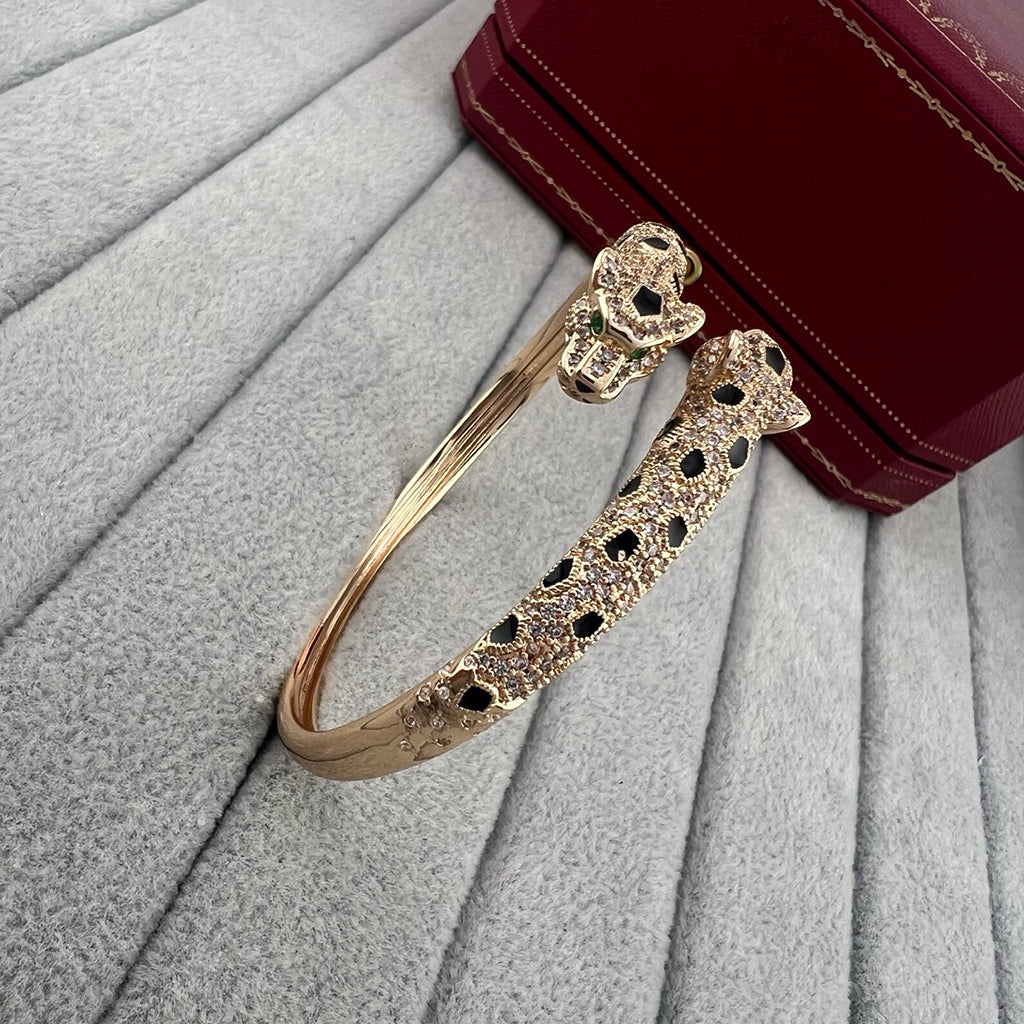 [Kincade]PANTHERE DOUBLE HEADED HALF DIAMOND OPEN BRACELET
