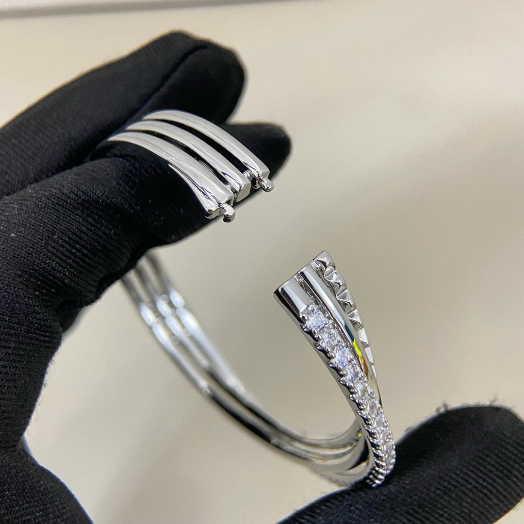 [Kincade]ETINCELLE HALF-PAVED DIAMOND BRACELET