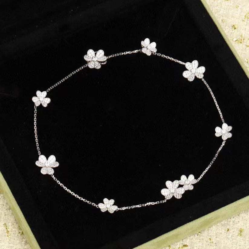 [Kincade Jewelrys]FRIVOLE SILVER 9 FLOWERS NECKLACE