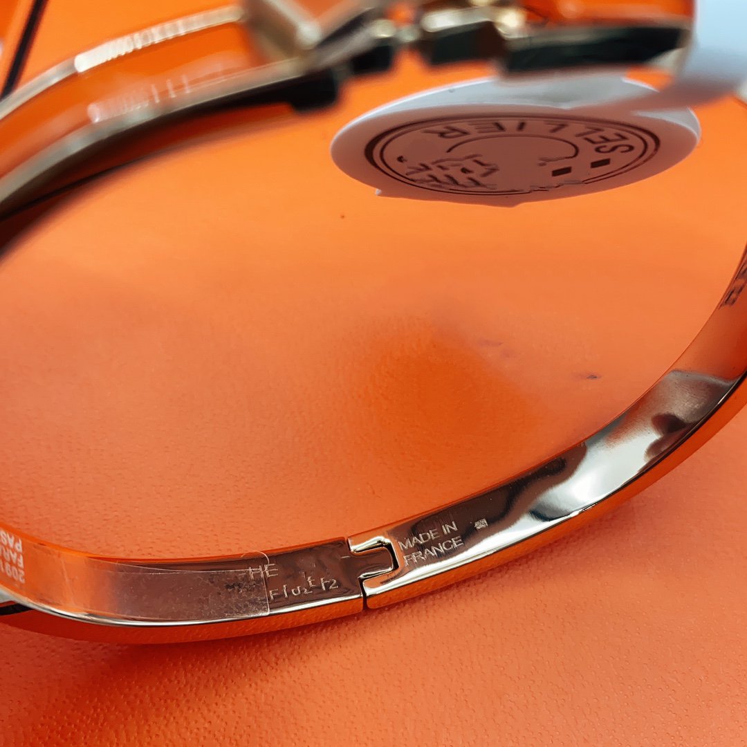 [Kincade Jewelrys]CLASSIC HM CLIC RED 8MM ENAMEL BRACELET