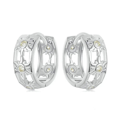 Pendientes de aro de amor infinito chapados en oro blanco Pendientes de cartílago ligeros