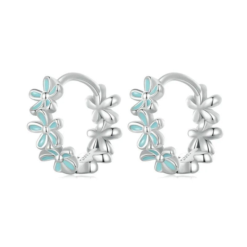 Pendientes de aro con guirnalda verde menta, hebillas de esmalte de flores