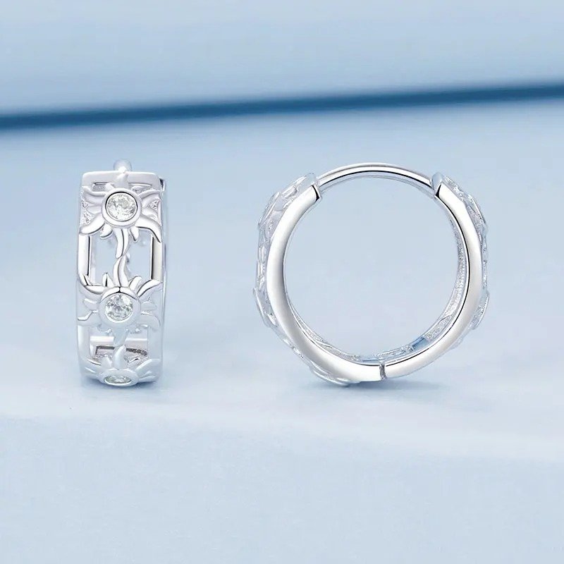 Pendientes de aro de amor infinito chapados en oro blanco Pendientes de cartílago ligeros