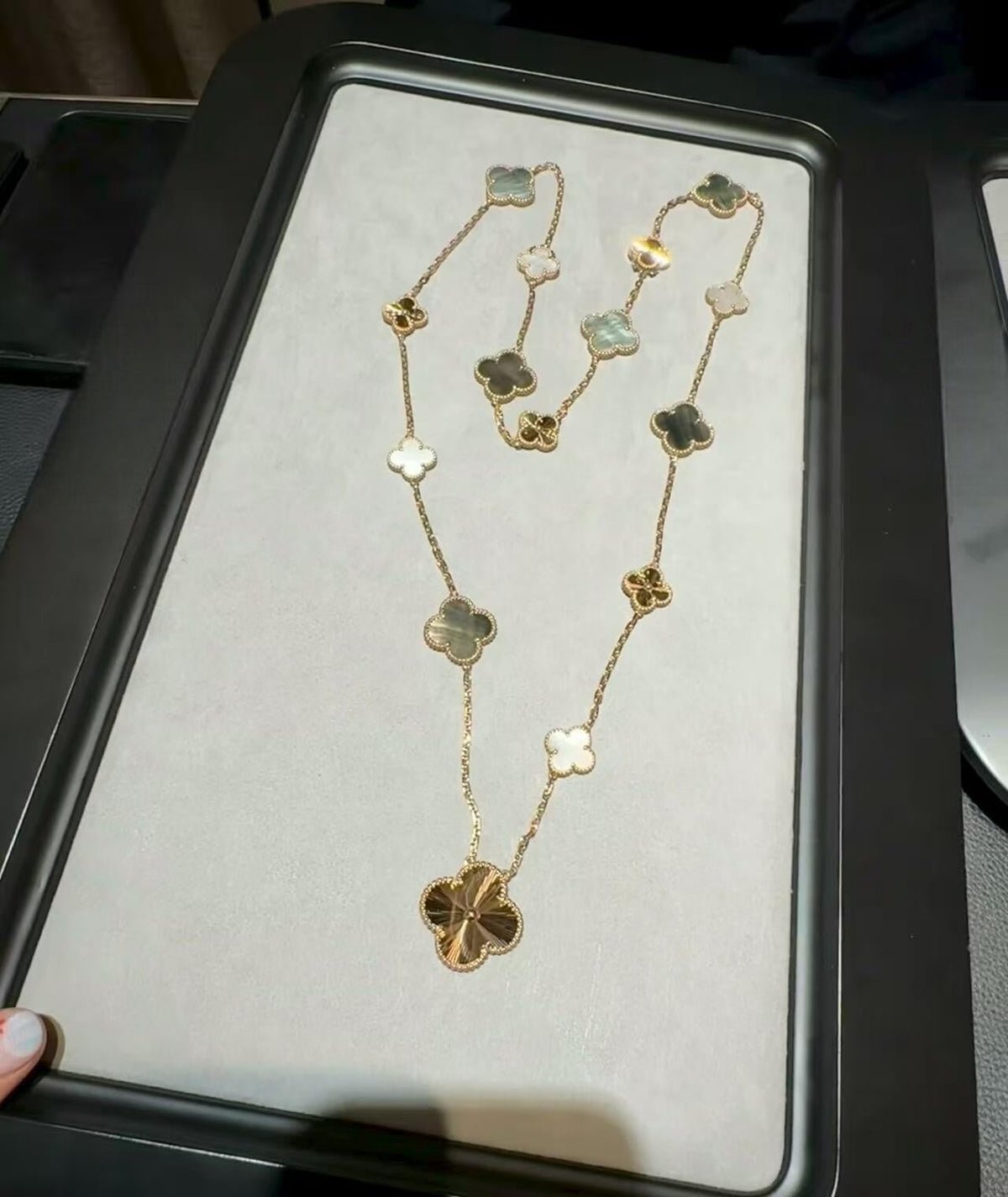 [Kincade]DETACHABLE CLOVER 15(11+4) FLOWER ROSE GOLD NECKLACE SET