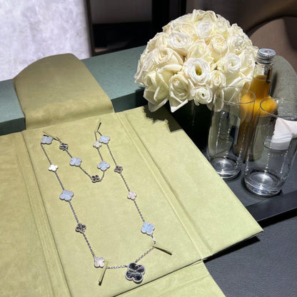 [Kincade]DETACHABLE CLOVER 15(11+4) FLOWER SILVER NECKLACE SET